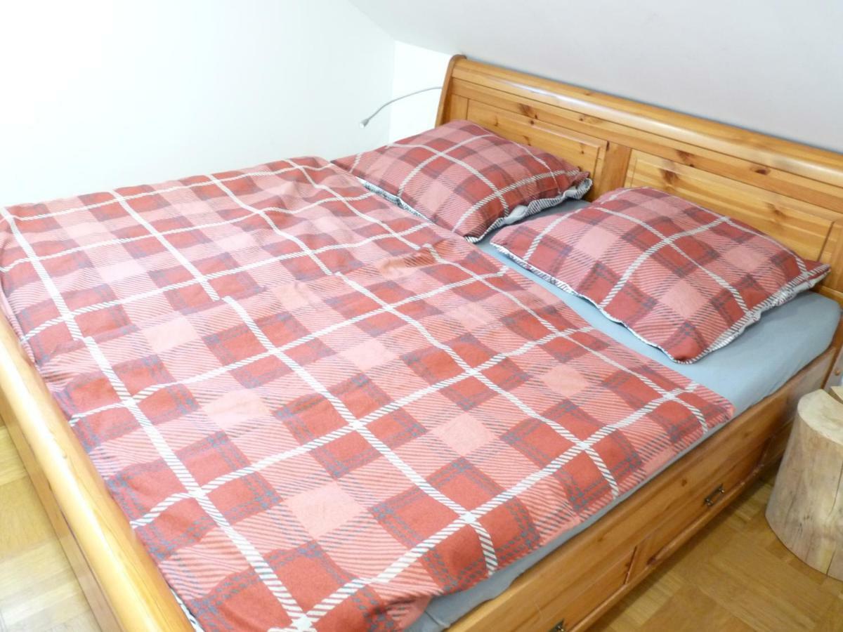 Ferienwohnung Der Familie Budzisch Sinsheim Esterno foto